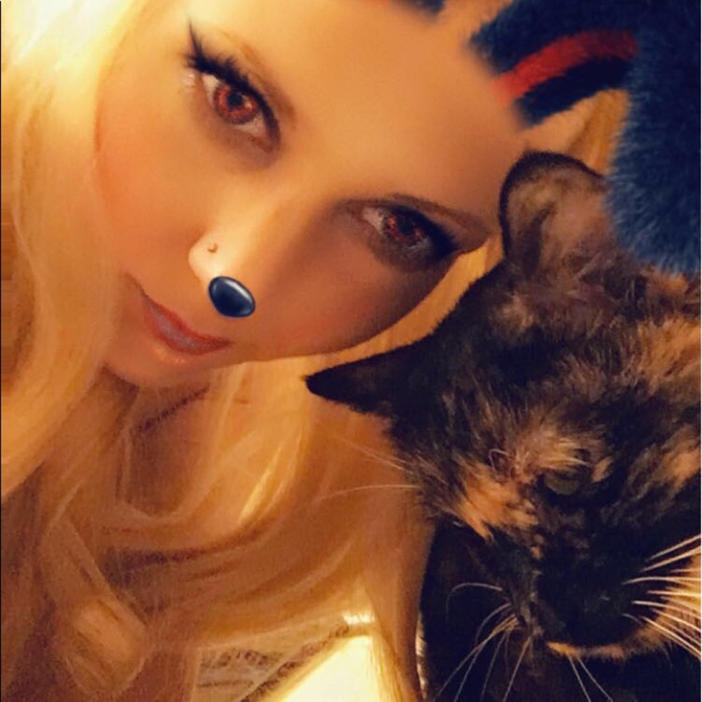 Meet your Posher, Harley.Cosplayer and animal ❤️er
